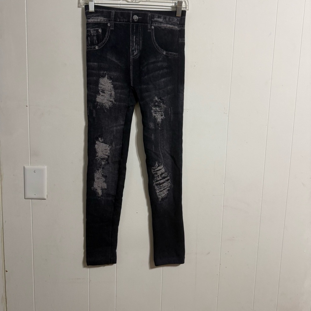 Edgy Black Distressed‎ Jeggings